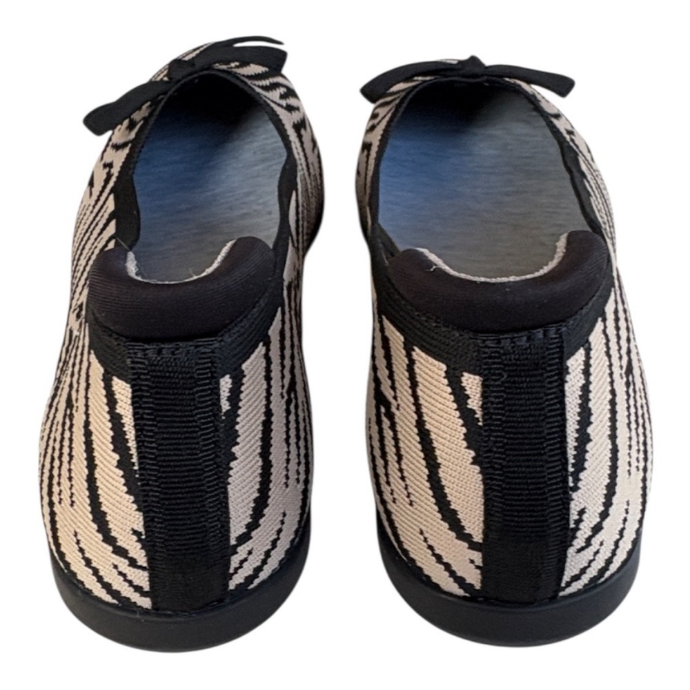 Like New Clarks Carly Hope Knit Flats Animal Print Black Cream Size 11 Wide - Picture 4 of 7